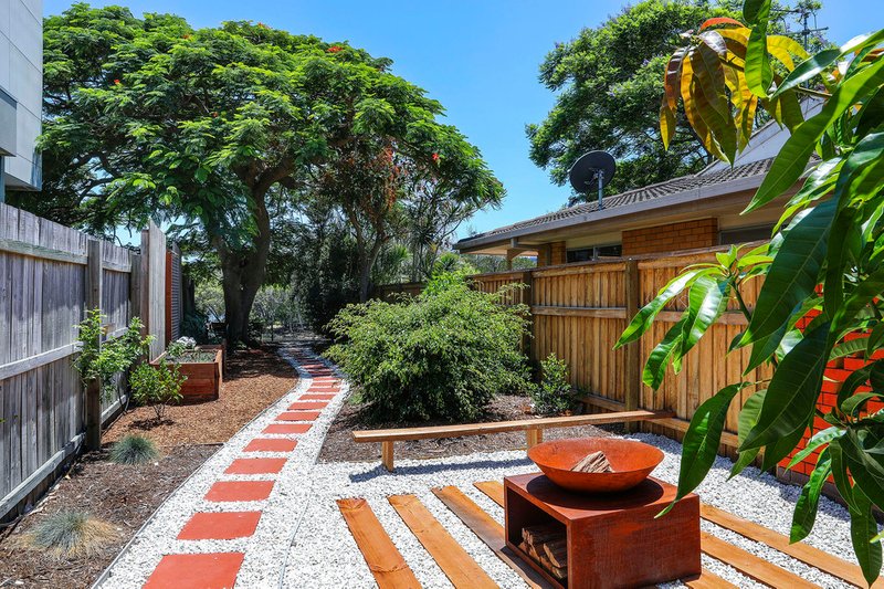 Photo - 42 Savoy Drive, Broadbeach Waters QLD 4218 - Image 5