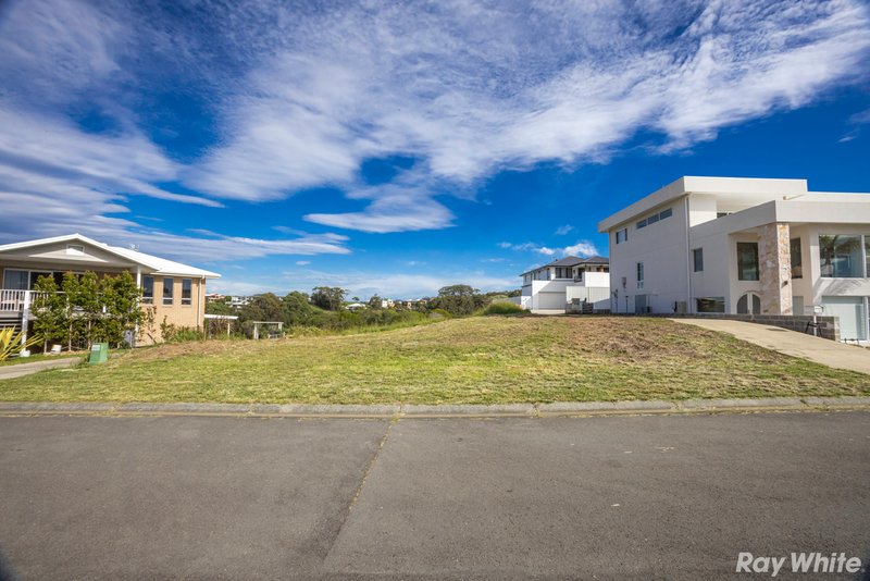 Photo - 42 Scarborough Circuit, Red Head NSW 2430 - Image 3