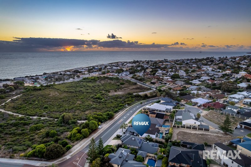 Photo - 42 Seaham Way, Mindarie WA 6030 - Image 5