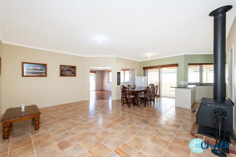 Photo - 42 Seawind Drive, Rockingham WA 6168 - Image 6