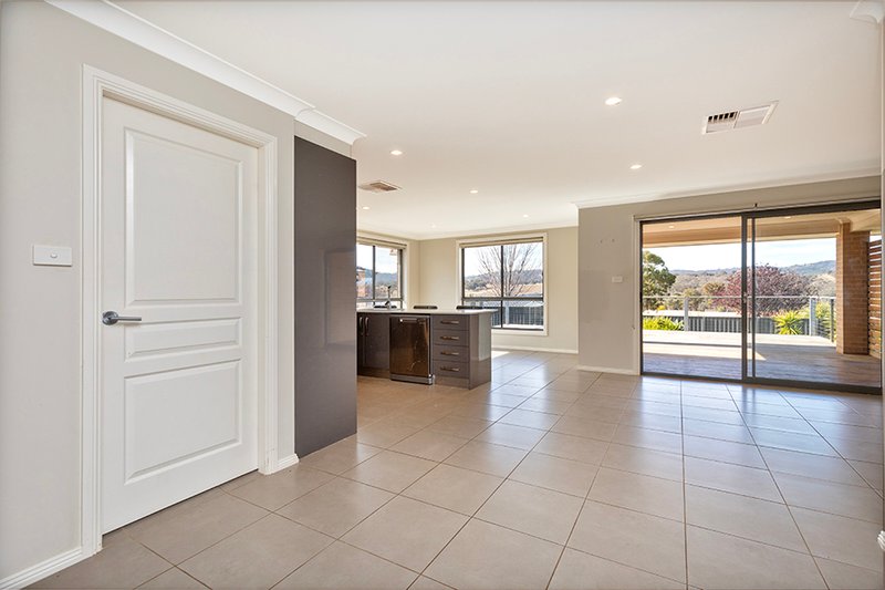 Photo - 42 Semillon Drive, Tamworth NSW 2340 - Image 4