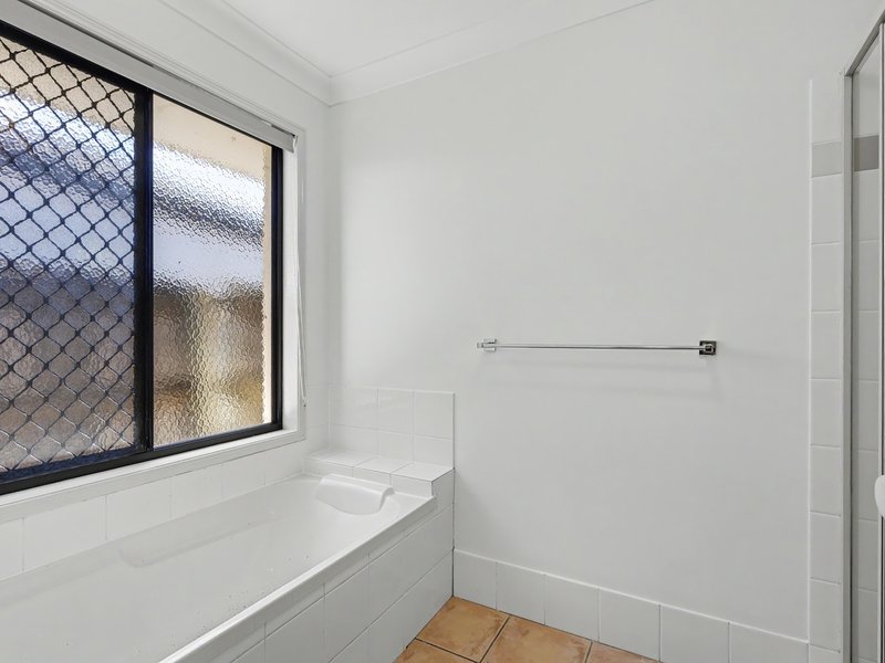 Photo - 42 Serafina Drive, Helensvale QLD 4212 - Image 10