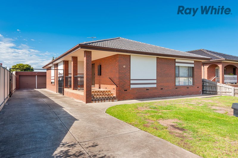 42 Shakespeare Drive, Delahey VIC 3037