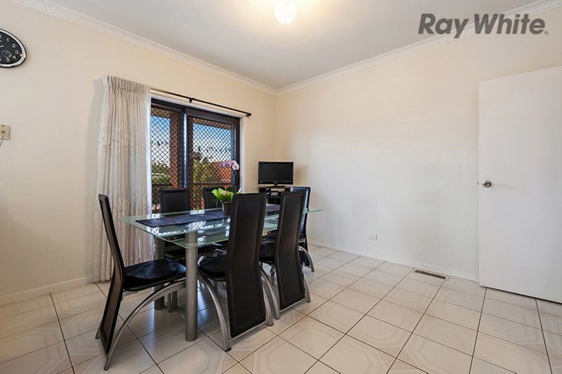 Photo - 42 Shakespeare Drive, Delahey VIC 3037 - Image 5