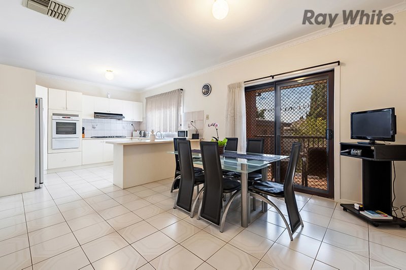 Photo - 42 Shakespeare Drive, Delahey VIC 3037 - Image 6