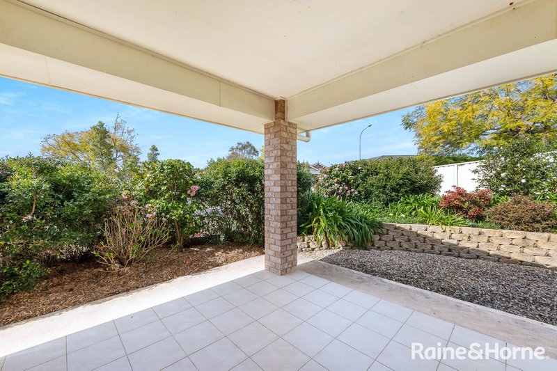 Photo - 42 Sheraton Circuit, Bomaderry NSW 2541 - Image 9