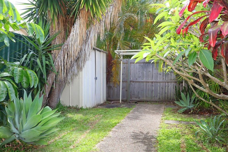 Photo - 42 Sidney Nolan Drive, Coombabah QLD 4216 - Image 10