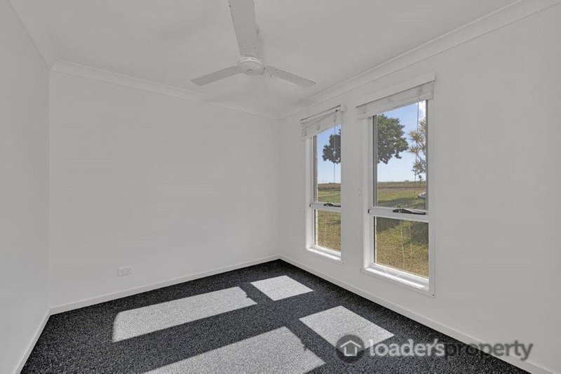 Photo - 42 Sienna Boulevard, Ashfield QLD 4670 - Image 6