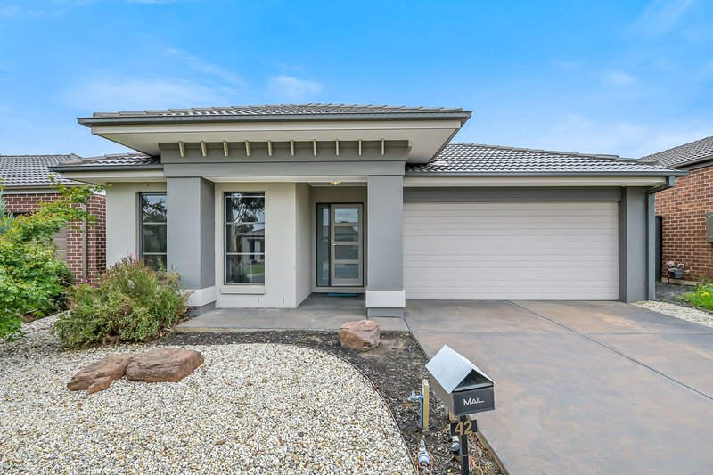 42 Sienna Way, Pakenham VIC 3810