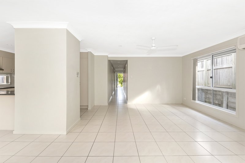 Photo - 42 Silver Gull Street, Coomera QLD 4209 - Image 9