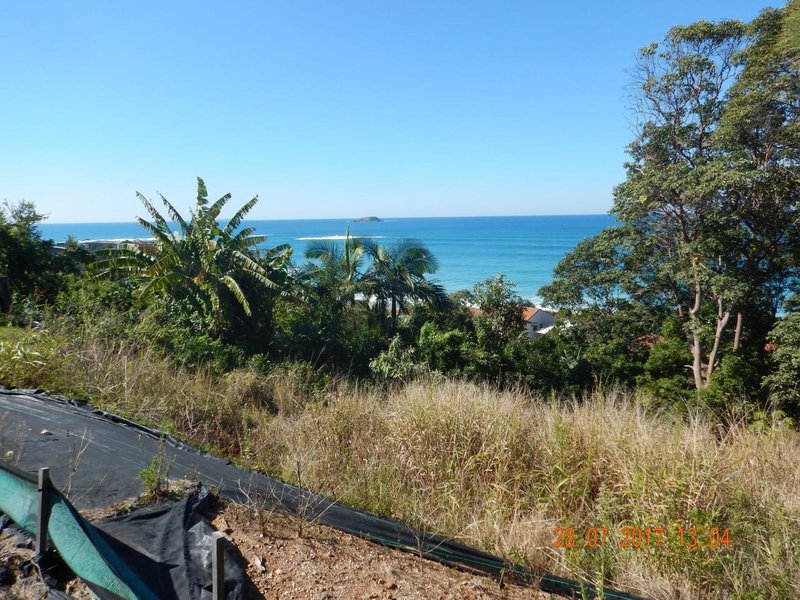 Photo - 42 Solitary Island Way, Sapphire Beach NSW 2450 - Image 3