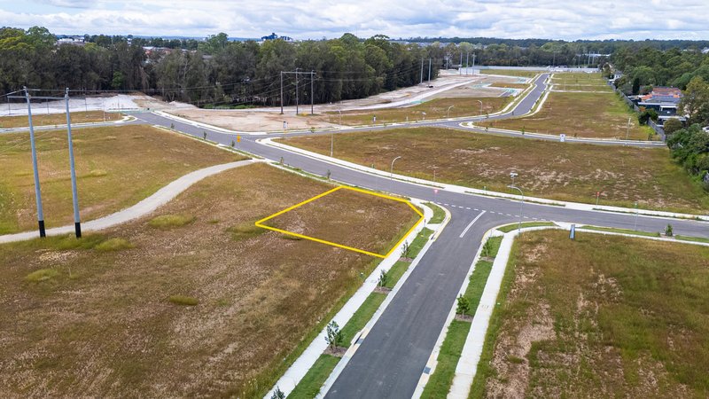 Photo - 42 Solomon Crescent, Horningsea Park NSW 2171 - Image 4