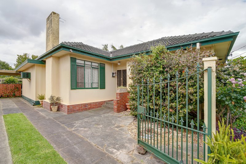 Photo - 42 Steane Street, Reservoir VIC 3073 - Image 3