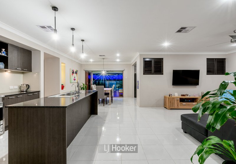 Photo - 42 Steelwood Street, Heathwood QLD 4110 - Image 3