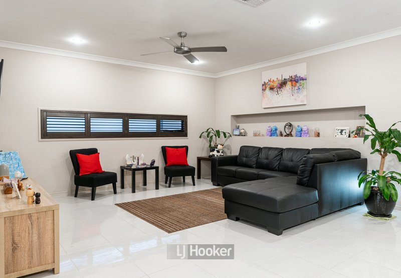 Photo - 42 Steelwood Street, Heathwood QLD 4110 - Image 4