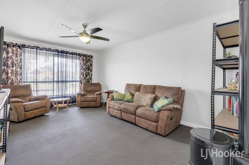 Photo - 42 Sterling Court, Smithfield Plains SA 5114 - Image 4