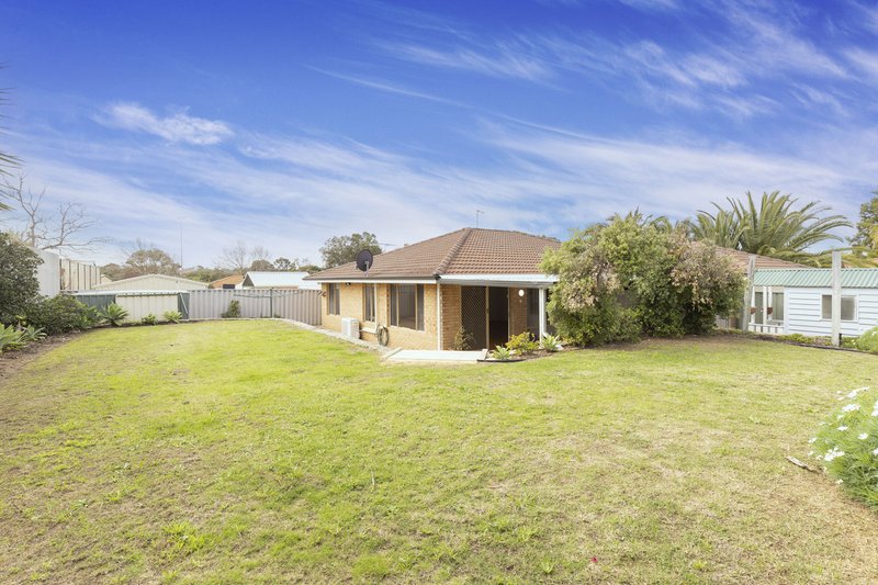 Photo - 42 Stradbroke Gardens, Ridgewood WA 6030 - Image 6