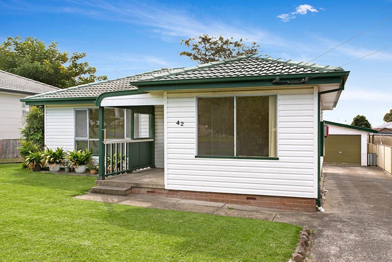 42 Strata Avenue, Barrack Heights NSW 2528