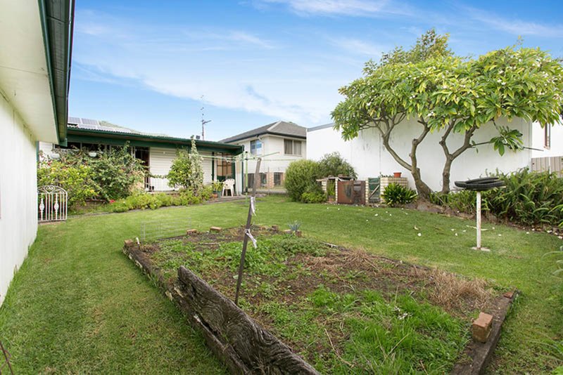 Photo - 42 Strata Avenue, Barrack Heights NSW 2528 - Image 7