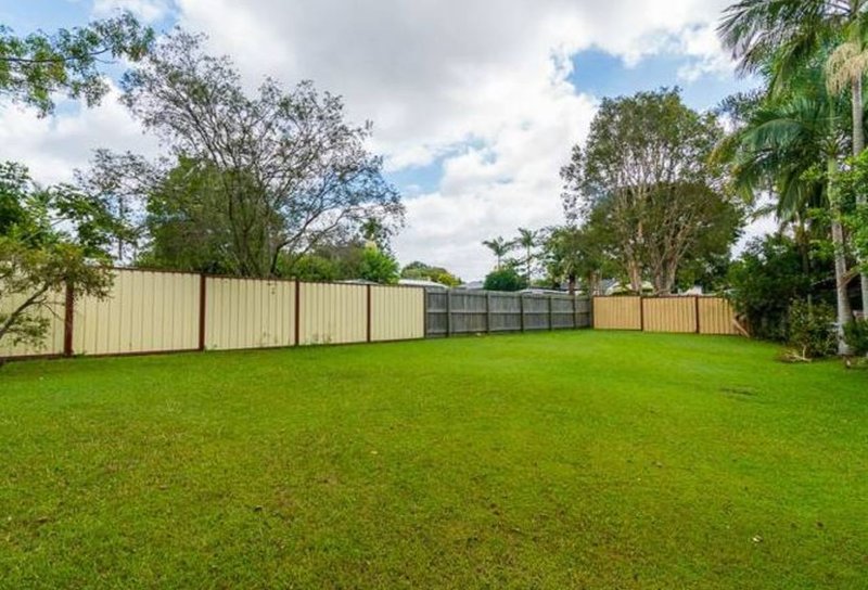 Photo - 42 Strathallen Drive, Boronia Heights QLD 4124 - Image 2