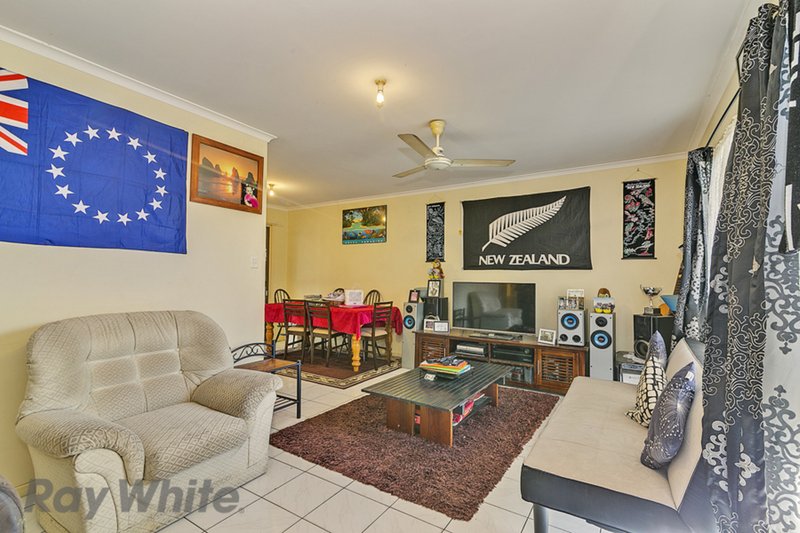 Photo - 42 Strathallen Drive, Boronia Heights QLD 4124 - Image 4