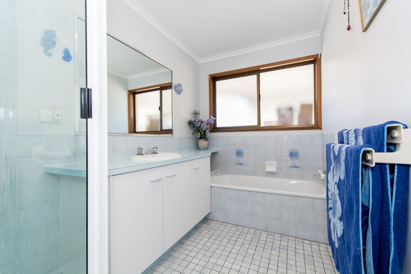 Photo - 42 Sunderland Drive, Banksia Beach QLD 4507 - Image 7