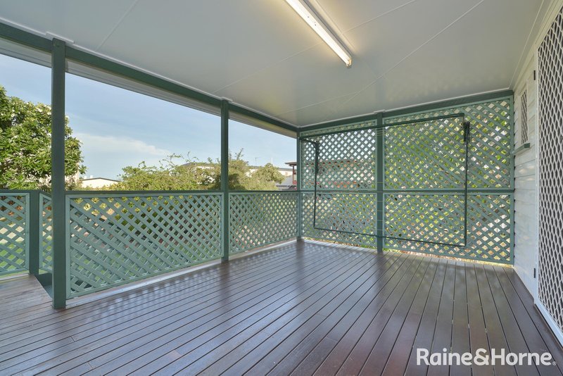 Photo - 42 Sutton Street, Barney Point QLD 4680 - Image 2