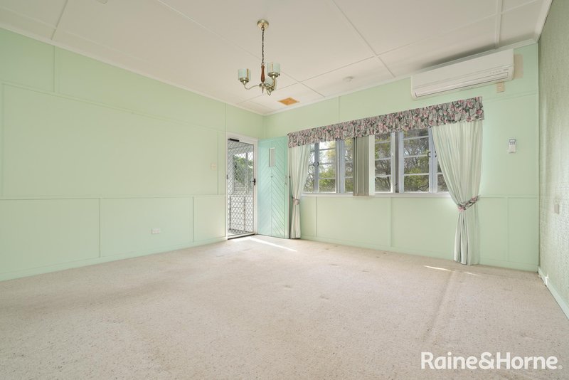 Photo - 42 Sutton Street, Barney Point QLD 4680 - Image 3