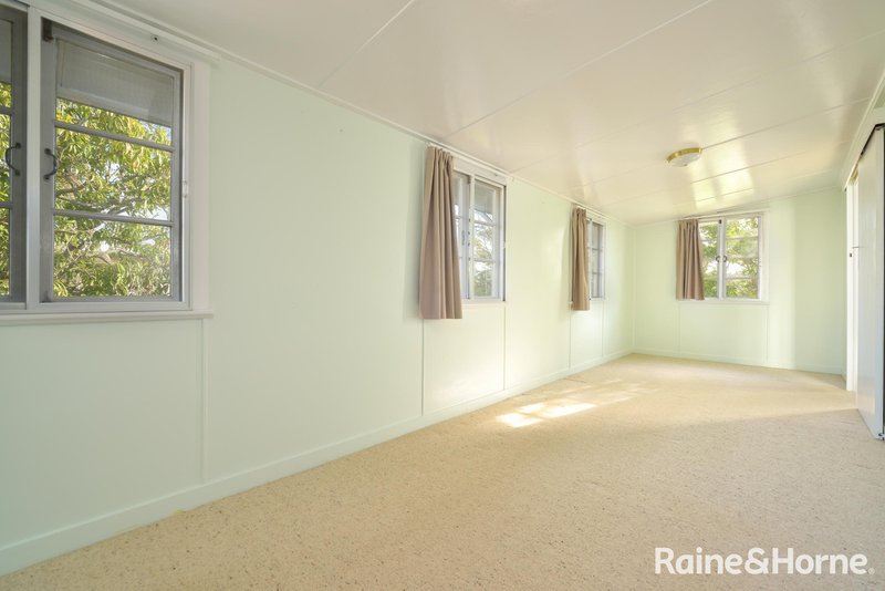 Photo - 42 Sutton Street, Barney Point QLD 4680 - Image 7