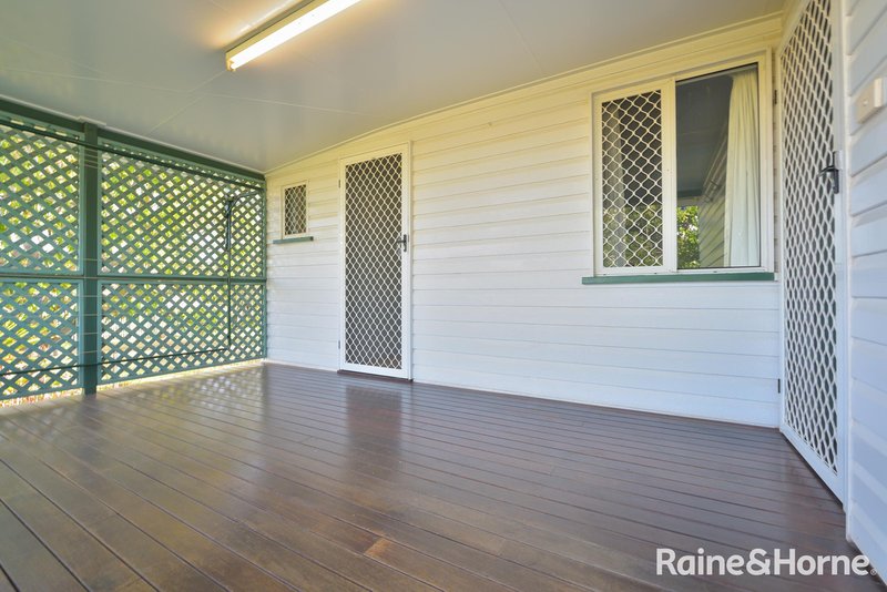 Photo - 42 Sutton Street, Barney Point QLD 4680 - Image 11