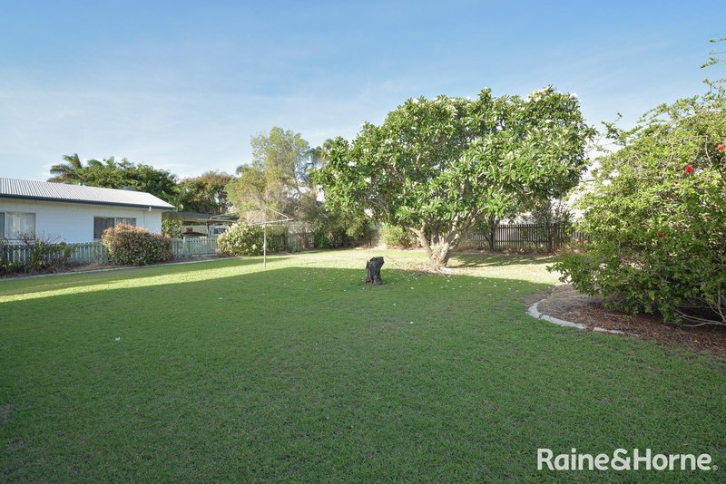 Photo - 42 Sutton Street, Barney Point QLD 4680 - Image 13