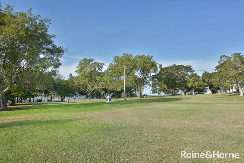 Photo - 42 Sutton Street, Barney Point QLD 4680 - Image 16