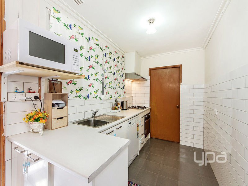 Photo - 42 Talintyre Road, Sunshine West VIC 3020 - Image 4