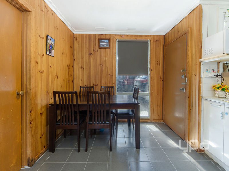 Photo - 42 Talintyre Road, Sunshine West VIC 3020 - Image 5