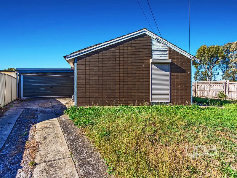 Photo - 42 Talintyre Road, Sunshine West VIC 3020 - Image 11