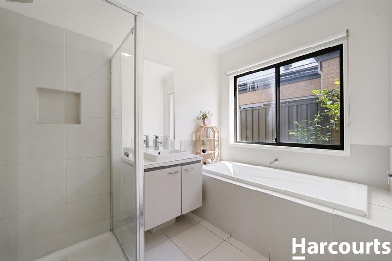 Photo - 42 Tarlo Drive, Tarneit VIC 3029 - Image 6