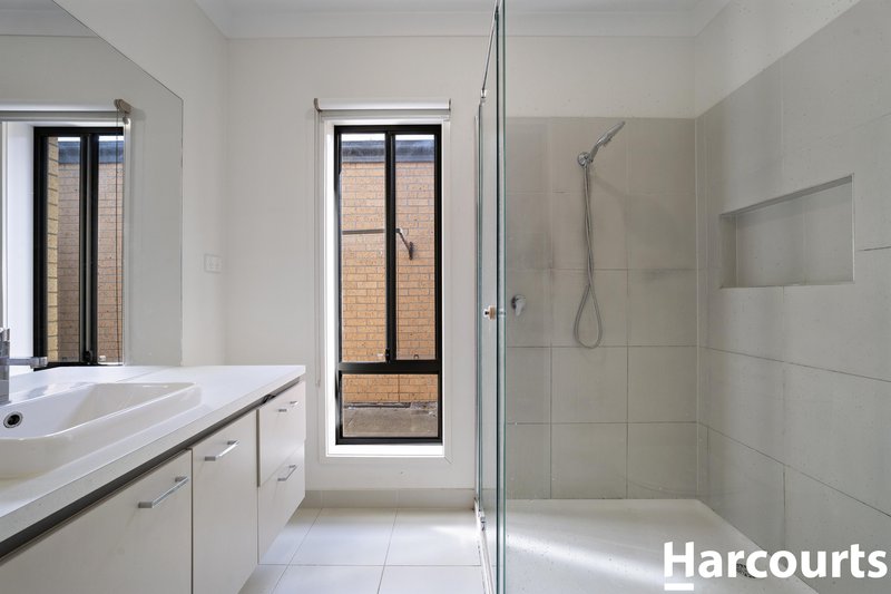 Photo - 42 Tarlo Drive, Tarneit VIC 3029 - Image 8