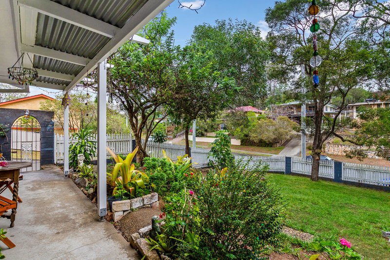 Photo - 42 Tarnook Drive, Ferny Hills QLD 4055 - Image 2