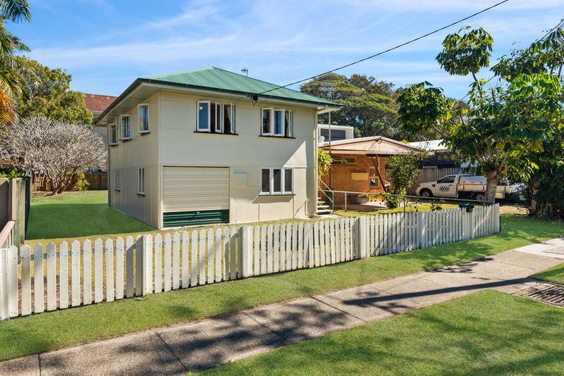 Photo - 42 Teemangum Street, Currumbin QLD 4223 - Image 3