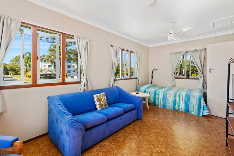 Photo - 42 Teemangum Street, Currumbin QLD 4223 - Image 7