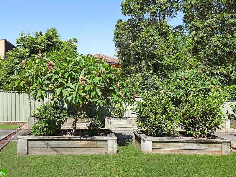 Photo - 4/2 The Avenue, Corrimal NSW 2518 - Image 3