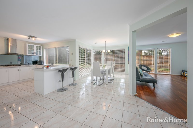 Photo - 42 The Avenue, Sunbury VIC 3429 - Image 6