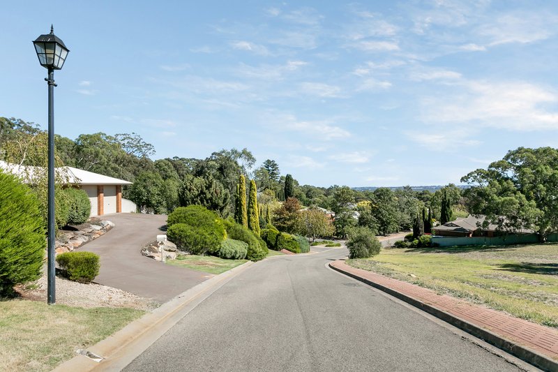 Photo - 42 The Oaks Parade, Aberfoyle Park SA 5159 - Image 22