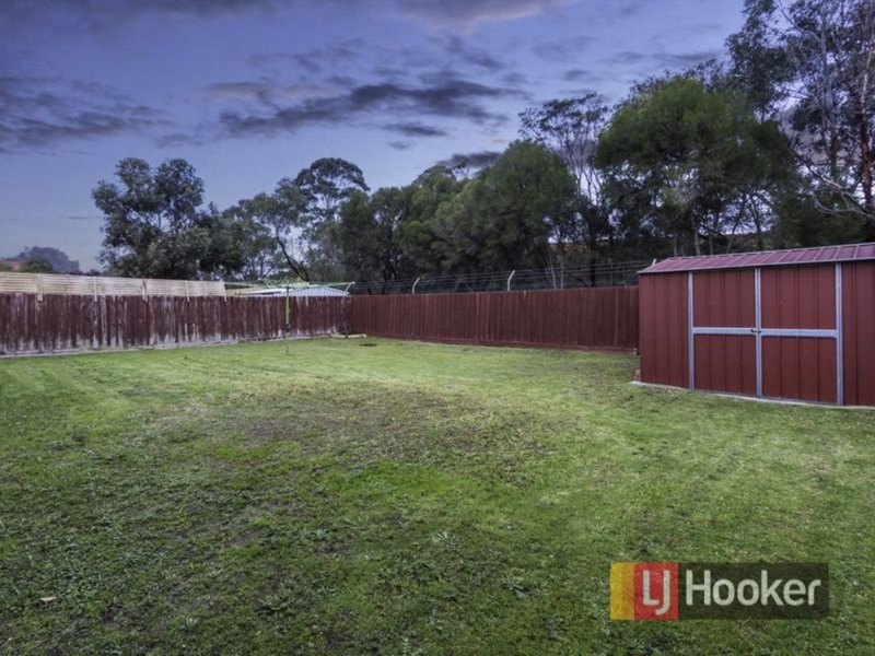 Photo - 42 The Parkway, Hampton Park VIC 3976 - Image 13