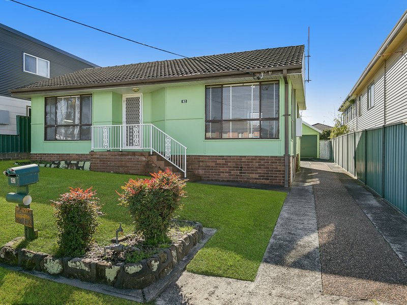 Photo - 42 Thelma Street, Long Jetty NSW 2261 - Image 2