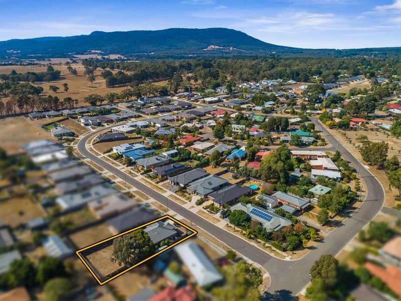 Photo - 42 Tree Change Way, Woodend VIC 3442 - Image 15