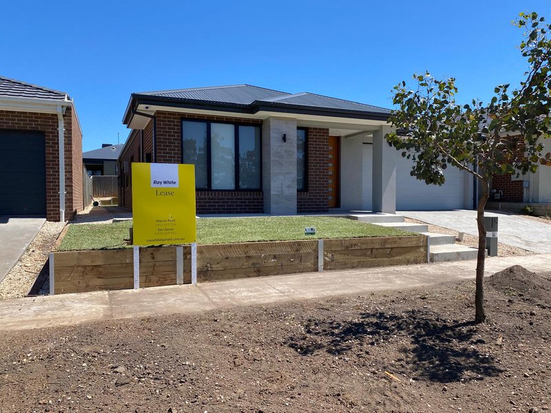 42 Truffle Circuit, Manor Lakes VIC 3024