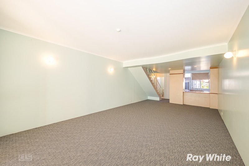 Photo - 4/2 Venus Court, Banksia Beach QLD 4507 - Image 4