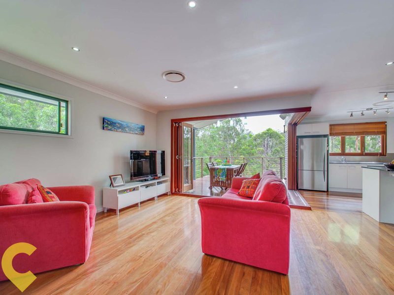 Photo - 42 View Crescent, Arana Hills QLD 4054 - Image 7