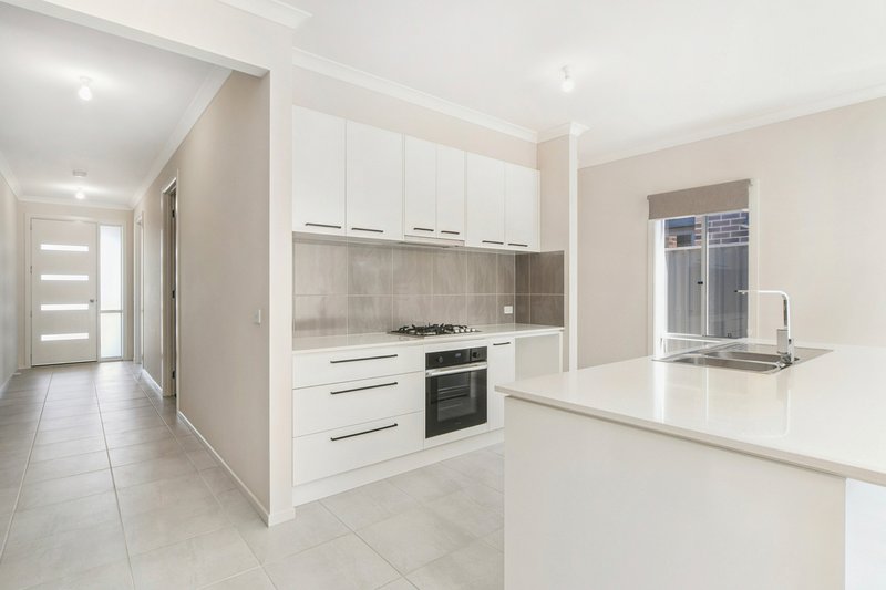 Photo - 42 Viola Circuit, Clyde VIC 3978 - Image 4